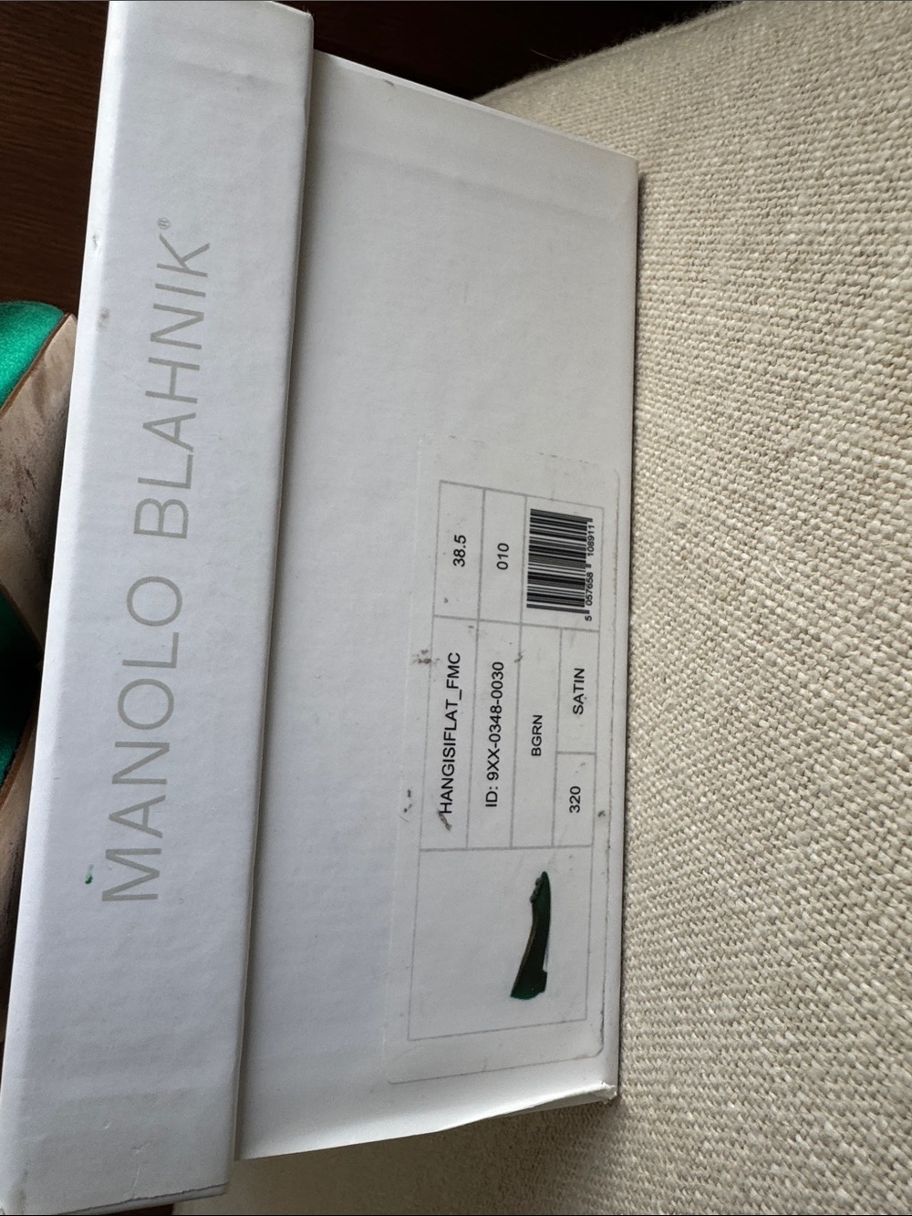 Manolo Blahnik Emerald Green Hangisi Satin Flats size 38.5. - Picture 6 of 8
